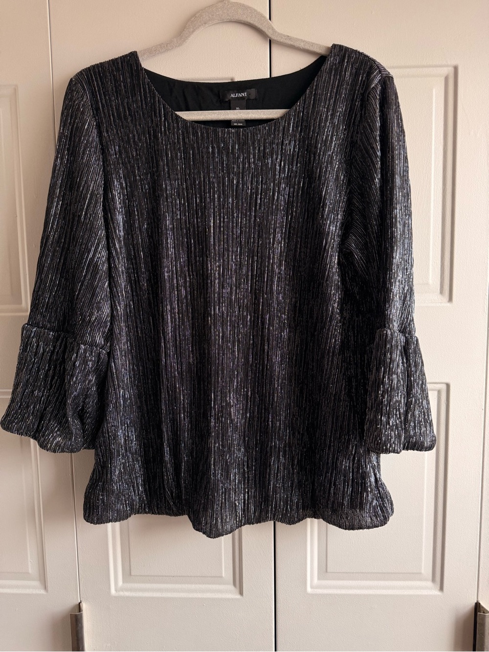 Alfani Black Silver Metallic Pleated Ruffle Sleeve Blouse Bell Sleeve XL Glam